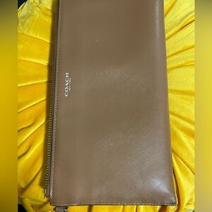 Coach slim wallet /pouch/cosmetics bag